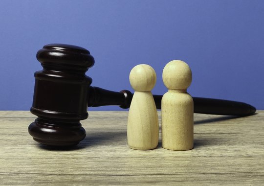 共同生活関係におけるアパート売却:非登録パートナーの権利、リスク、および法的紛争