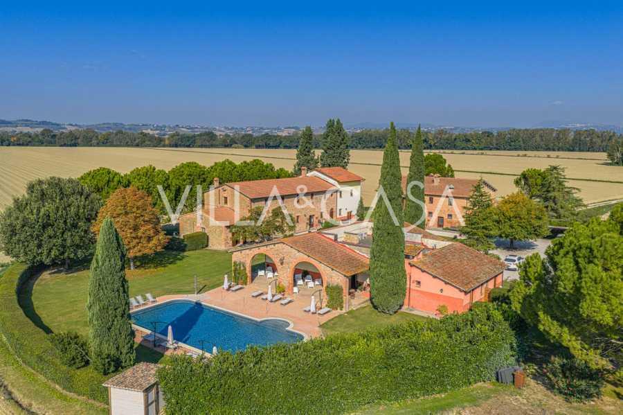 高級アグリツーリズム、ペルージャ、ウンブリアで販売中