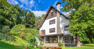 高級ヴィラがマッジョーレ湖のアローナで販売中