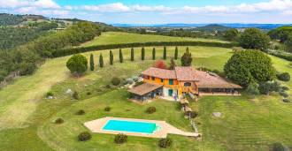 トレヴィニャーノ・ロマーノ、ブラッチャーノ湖のヴィラ販売中