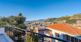 海を見渡せるヴィラ、ヴェレクロージュにて