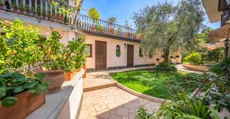 モンテカンティーニ・テルメの高級ヴィラ販売中
